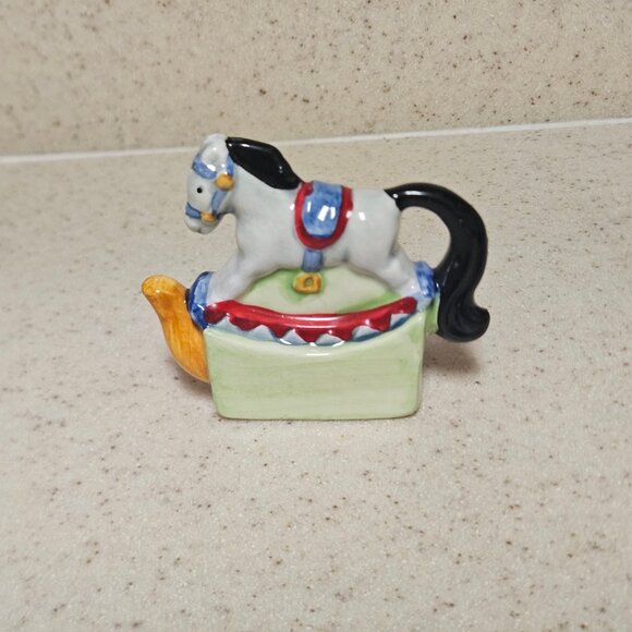 Vintage - 1997 Red Rose Mini Teapots Lot Roseville - Rocking Horse - Picture 2 of 2